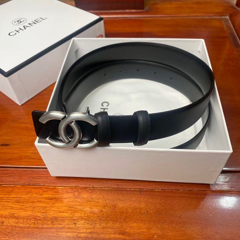 CHANEL CC Reversible Belt 34in – Silver Buckle – Chic Staple ✨